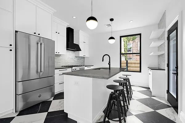 Rented by SERHANT. | media 4