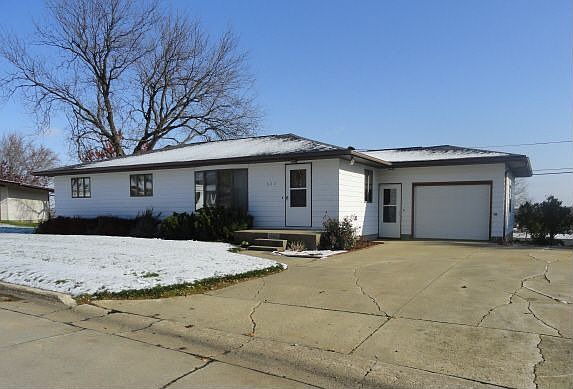1st image of 602 Hillcrest Dr