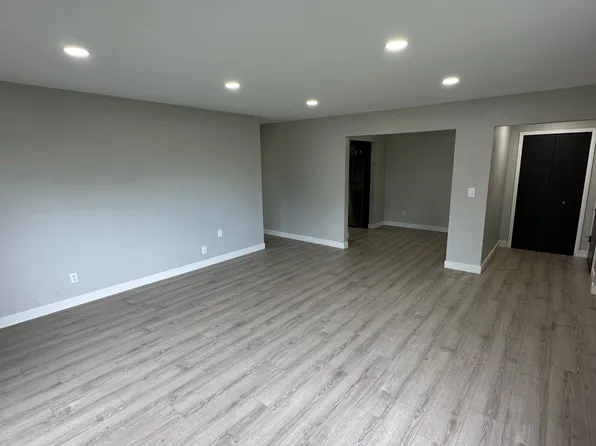 61225 Eleven Mile Rd #2, South Lyon, MI 48178