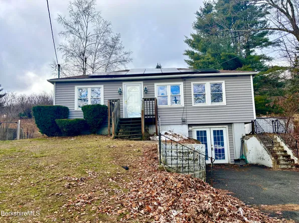 527 N State Rd, Cheshire, MA 01225