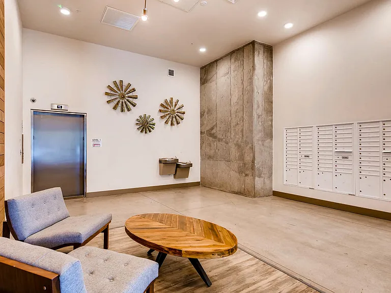 Broadway Lofts | Englewood, CO Apartments