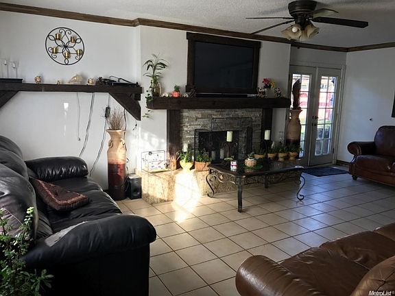 3rd image of 8630 Camelot Ct