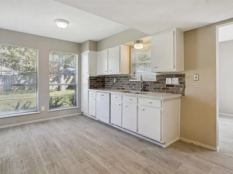 9414 Crystal Cove Cir — Photo 6