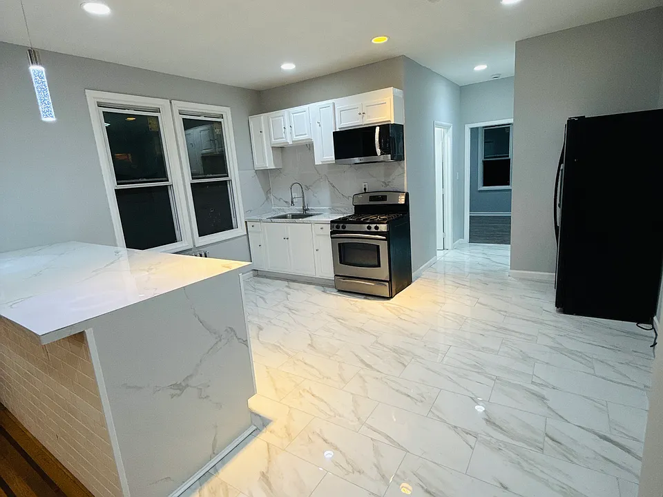 13-15 Finlay Pl #2L