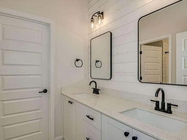 312 Sumac Trl — Photo 11