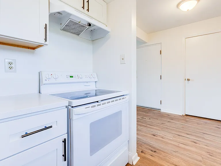 160 Glenn St #306 — Photo 7