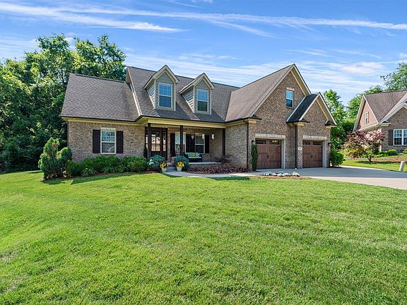 3rd image of 221 Alice Ct