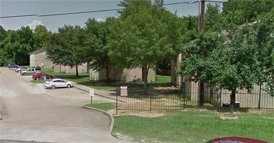 1st image of 100 Hillside Terrace Dr