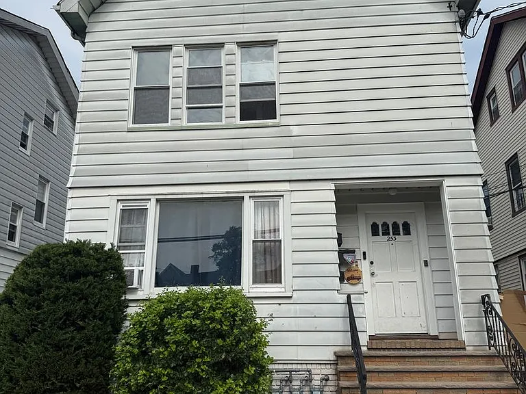 253 Ampere Pkwy — Photo 10