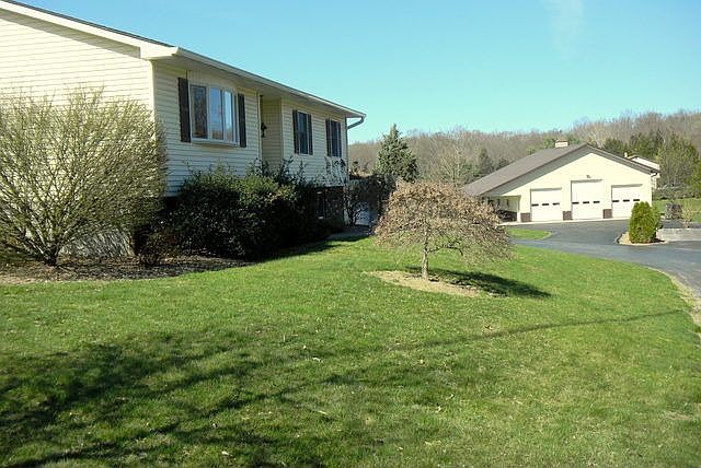 1st image of 39 S Quaker Ln