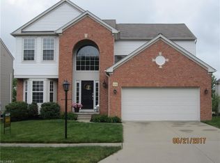 579 Andover Cir, Broadview Heights, OH