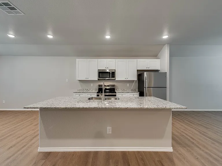8211 E County Road 111 — Photo 5