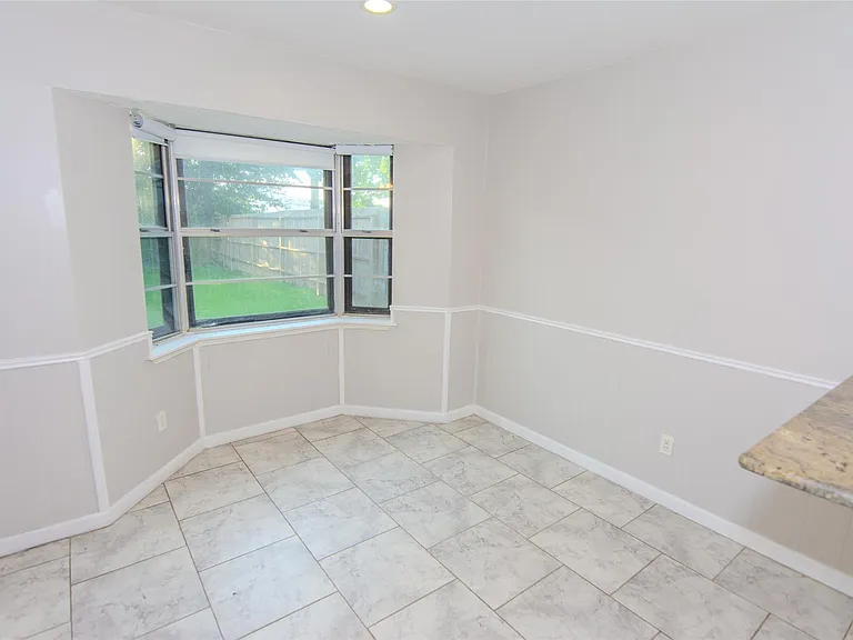 116 White Cedar St — Photo 4