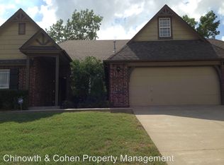 9208 N 130th Ct E, Owasso, OK 74055