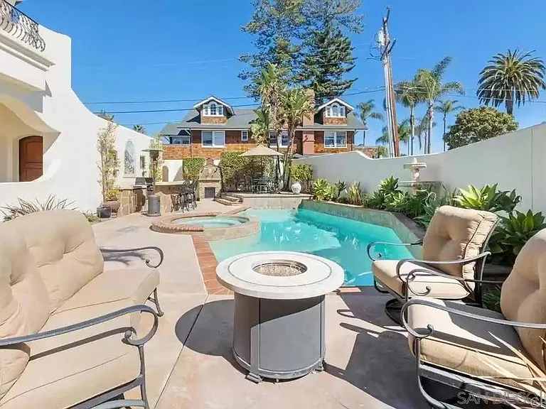 555 Ocean Blvd — Photo 31