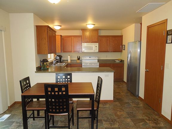 5th image of 1930 Kelowna Pl SE
