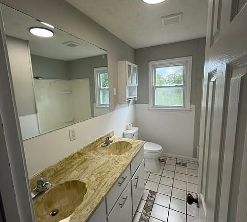 3rd image of 206 Cave Mill Rd