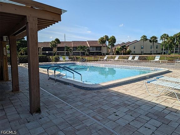 4th image of 15493 Admiralty Cir APT 5