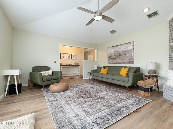 4th image of 8757 GOODBYS TRACE Drive