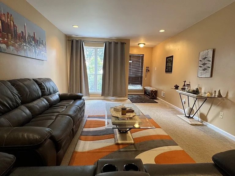 716 Martingale Rd — Photo 3