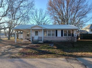 203 Pine St, Green Forest, AR 72638