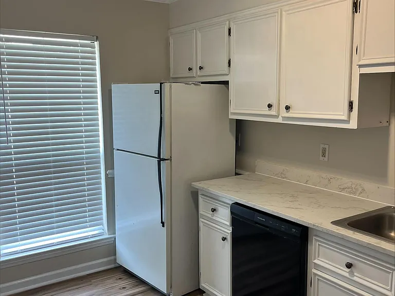 46 Upton Ct — Photo 8
