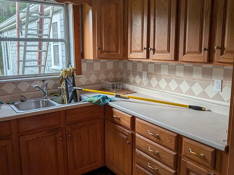 729 Center St — Photo 12
