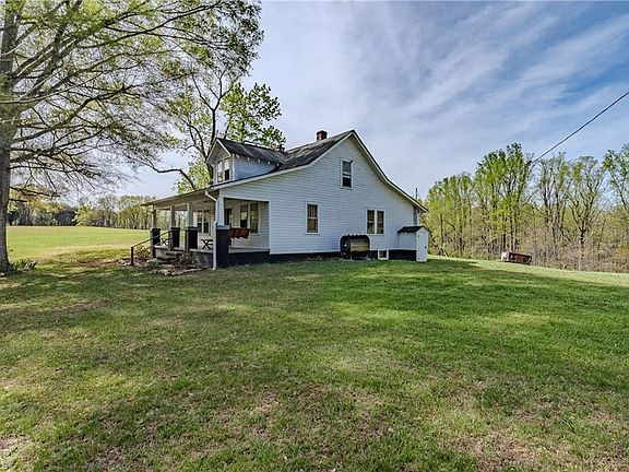 3rd image of 1749 Phillips Rd