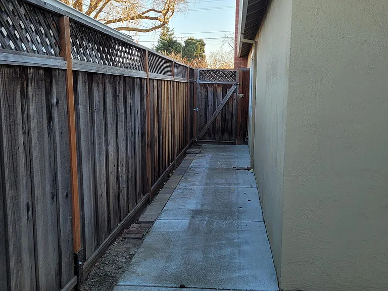 621 Bryan Ave — Photo 8