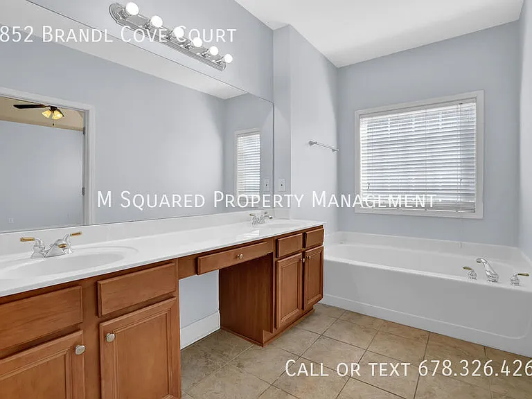 2852 Brandl Cove Ct — Photo 21