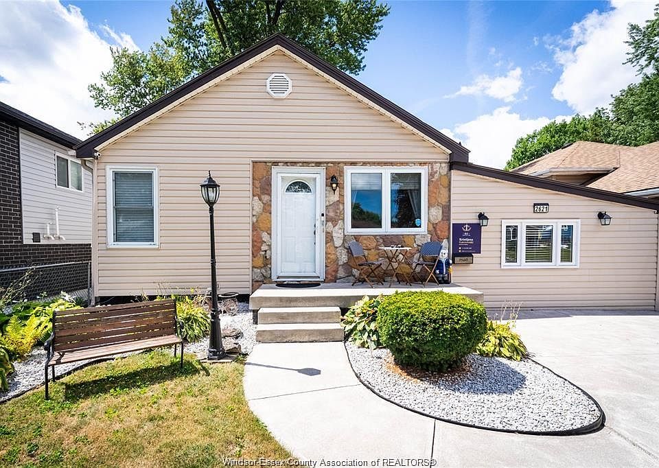 1st image of 2621 Tourangeau Rd