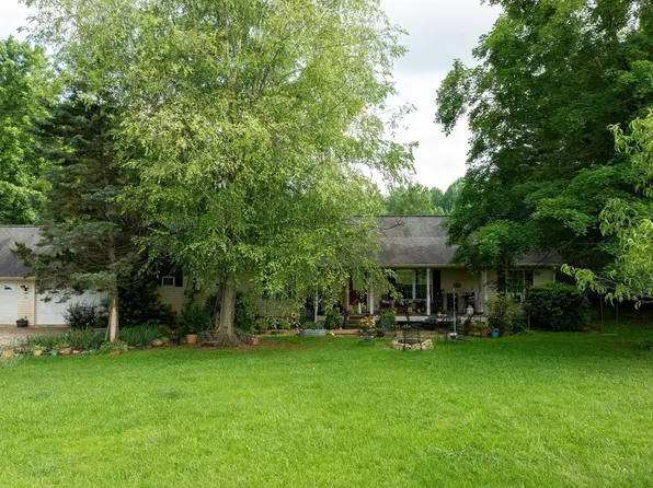 6412 Holly Springs Rd, Clermont, GA 30527