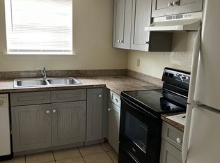 2905 Lake Villa Dr, Metairie, LA 70002
