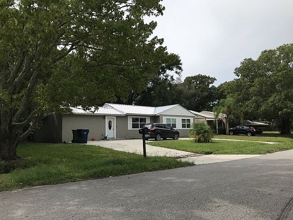 2nd image of 1502 W Brandon Dr