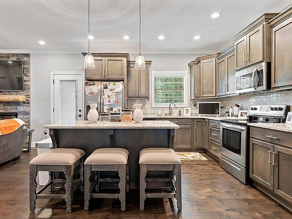 5th image of 2951 Pennyroyal Ln
