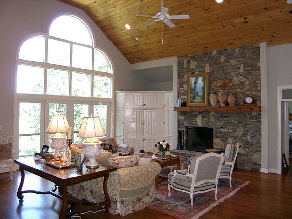 2nd image of 300 Crestwood Forest Dr