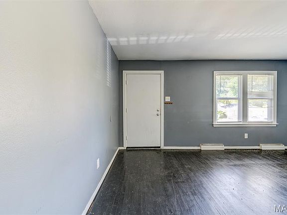 3rd image of 149 Flora Dr