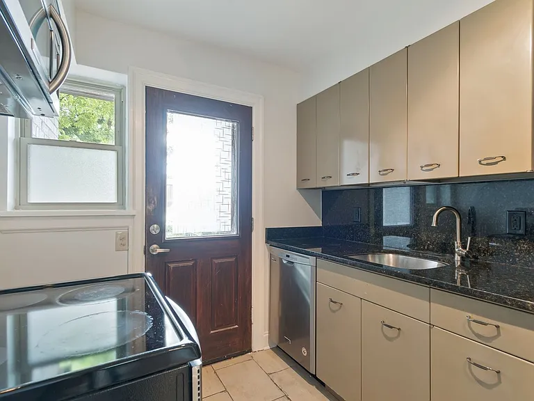 512 Chesterfield Ave #C7 — Photo 13