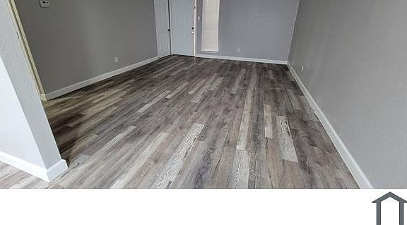 3rd image of 10518 Heizer Dr APT 3