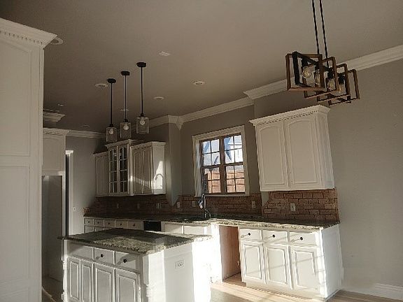 5th image of 5216 S Sloan Cir