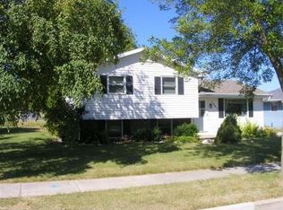1001 Taylor St, Little Chute, WI 54140