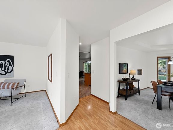 3rd image of 11621 141st Street E
