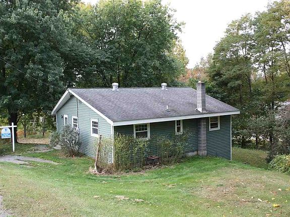 3rd image of 23 Rogers Ln