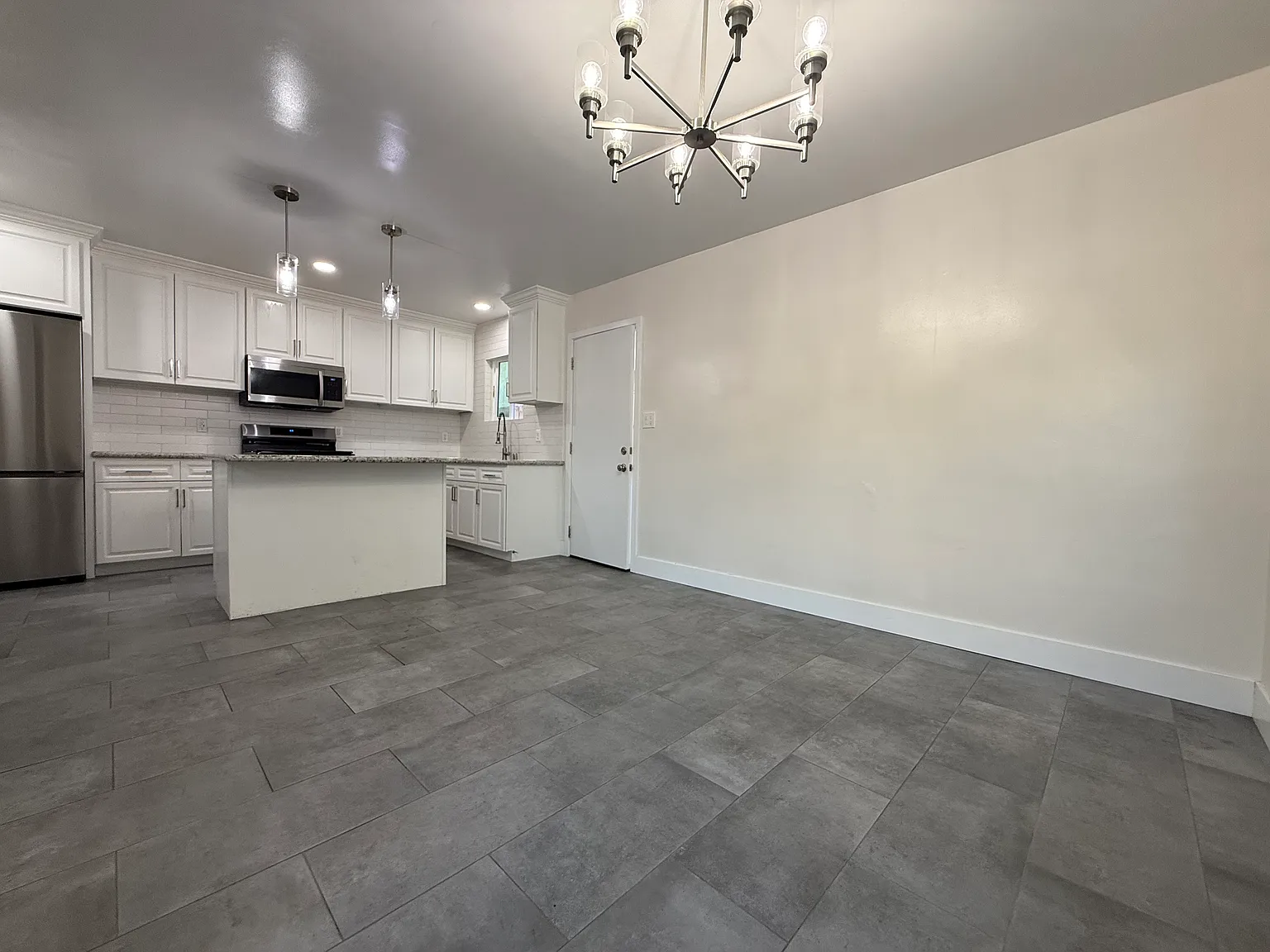 3611 Logan Ave — Photo 2