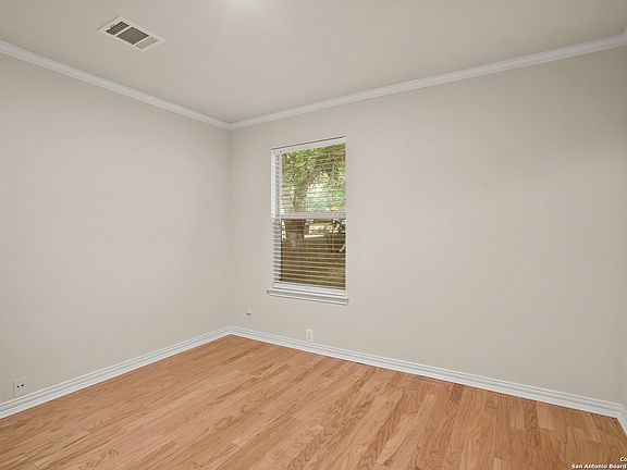 5th image of 5208 COLUMBIA DR
