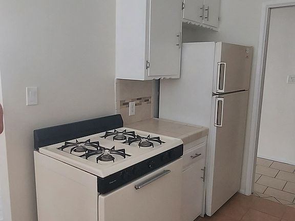 3rd image of 912 N Market St #3