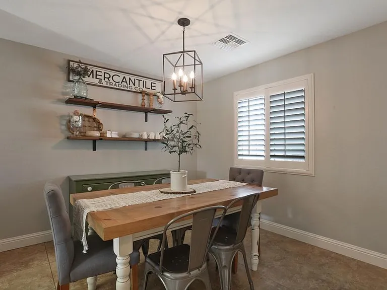 2423 W Corvina Ave — Photo 2