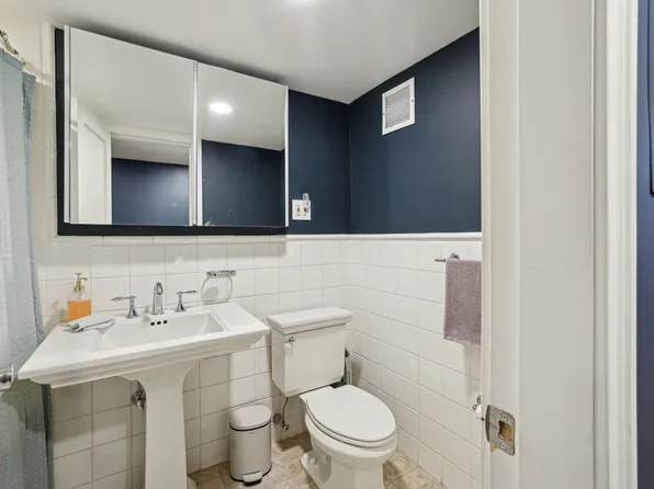 100 West 57th Street image 12 of 13