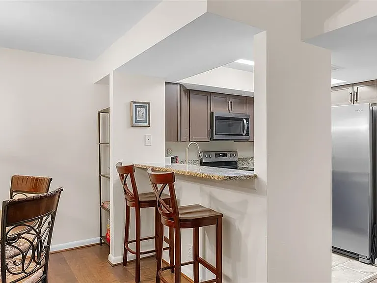 19505 Quesada Ave — Photo 10
