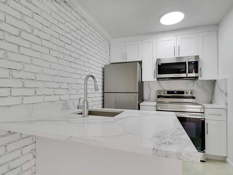 704 Omar Rd #6 — Photo 7